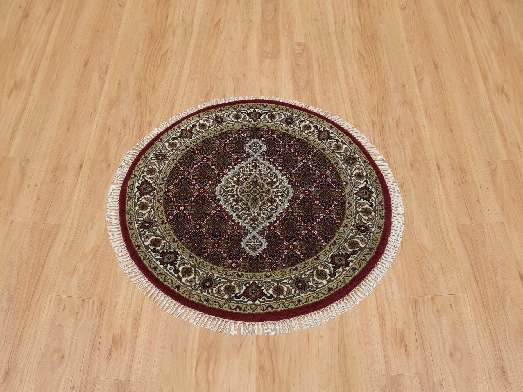 Traditional Rugs LUV592065